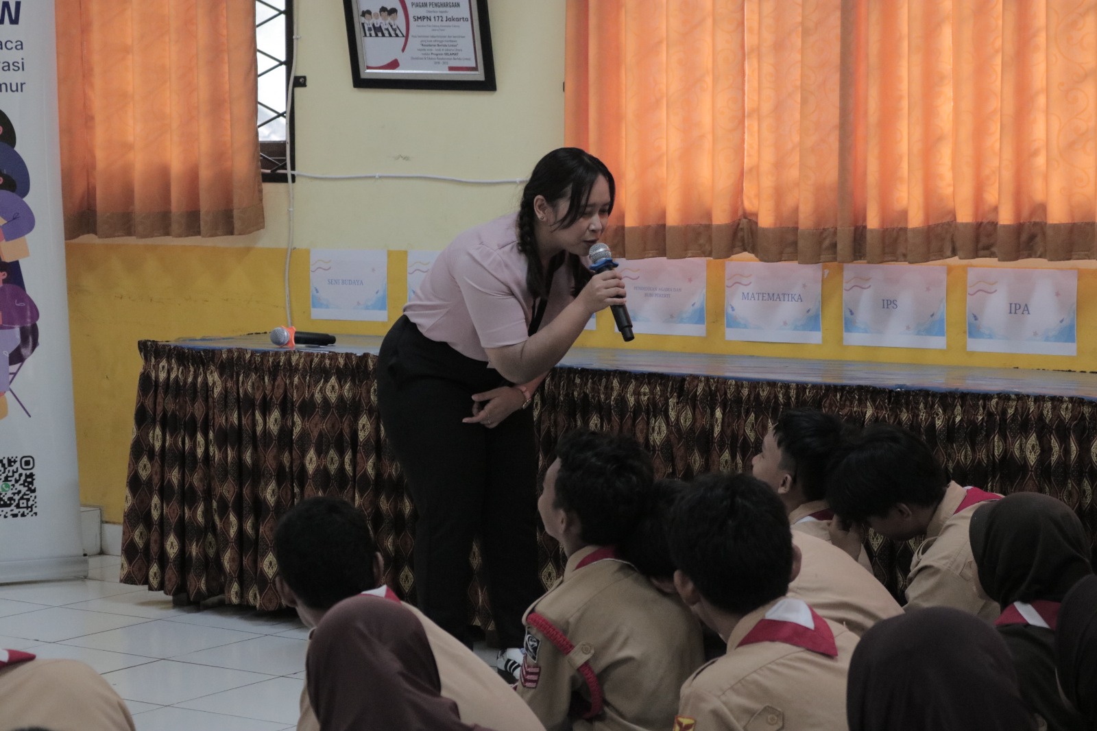 Roadshow Workshop Membaca Di SMP Negeri 172 Jakarta